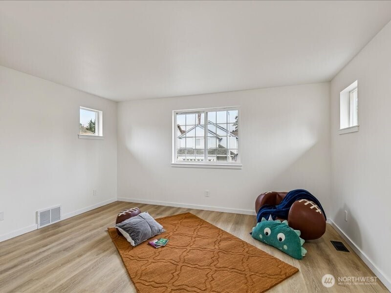 5104 SW 154th street SW Street , Edmonds, WA 98026-4444