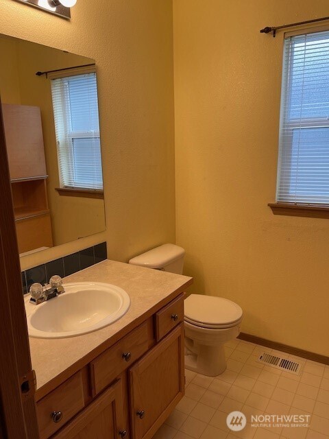 5301 Ivy Hill Lane SE, Lacey, WA 98513