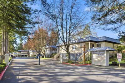 1619 102nd Place NE #B-2, Bellevue, WA 98004 - Photo 2