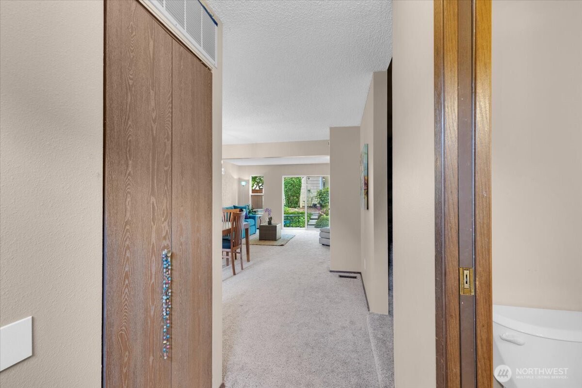 12024 101st Avenue NE #E2, Kirkland, WA 98034