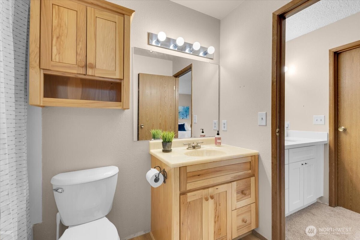 12024 101st Avenue NE #E2, Kirkland, WA 98034