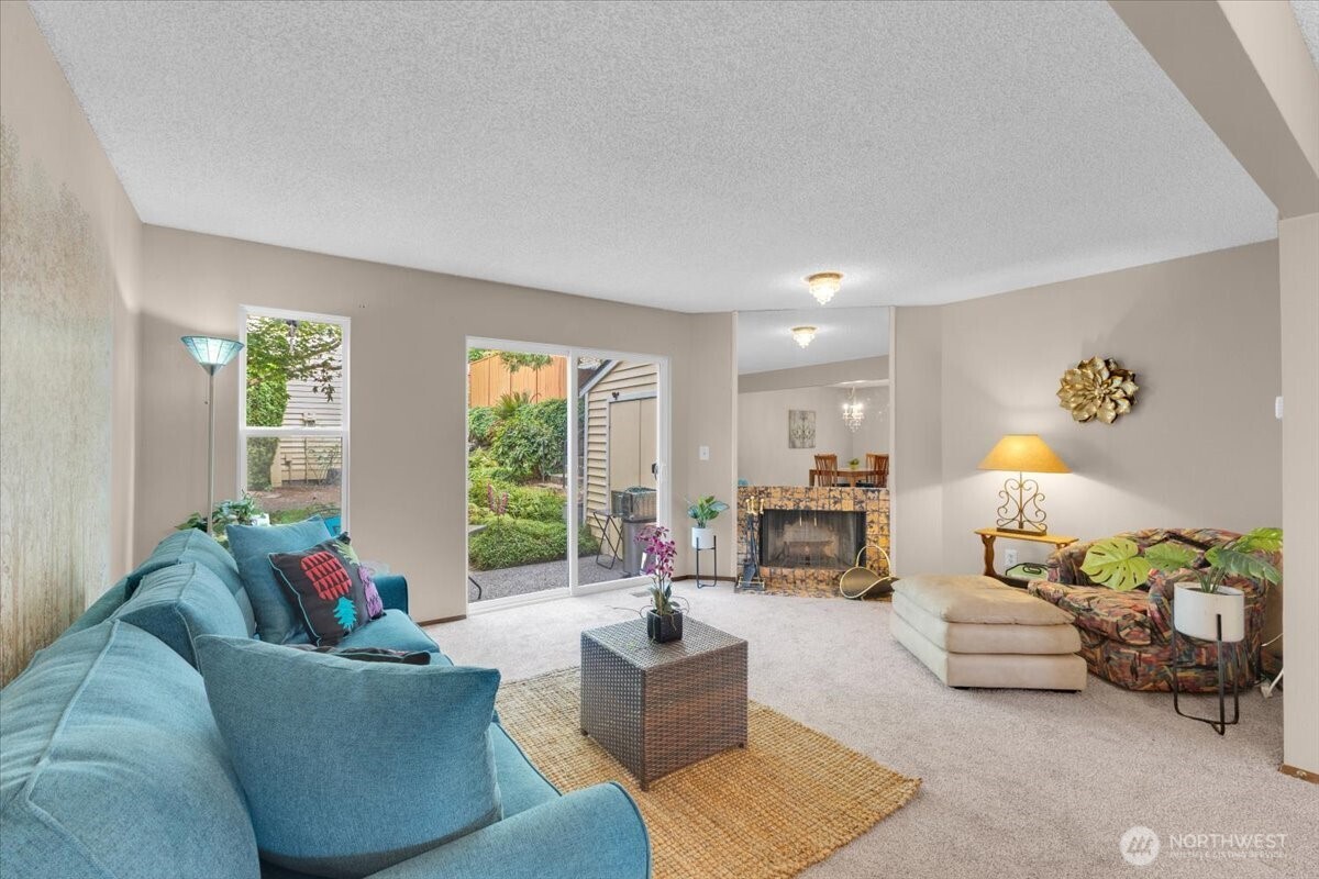 12024 101st Avenue NE #E2, Kirkland, WA 98034