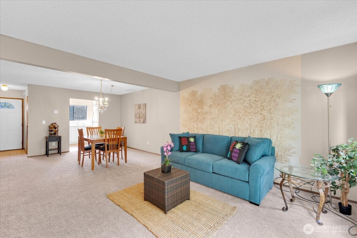 12024 101st Avenue NE #E2, Kirkland, WA 98034