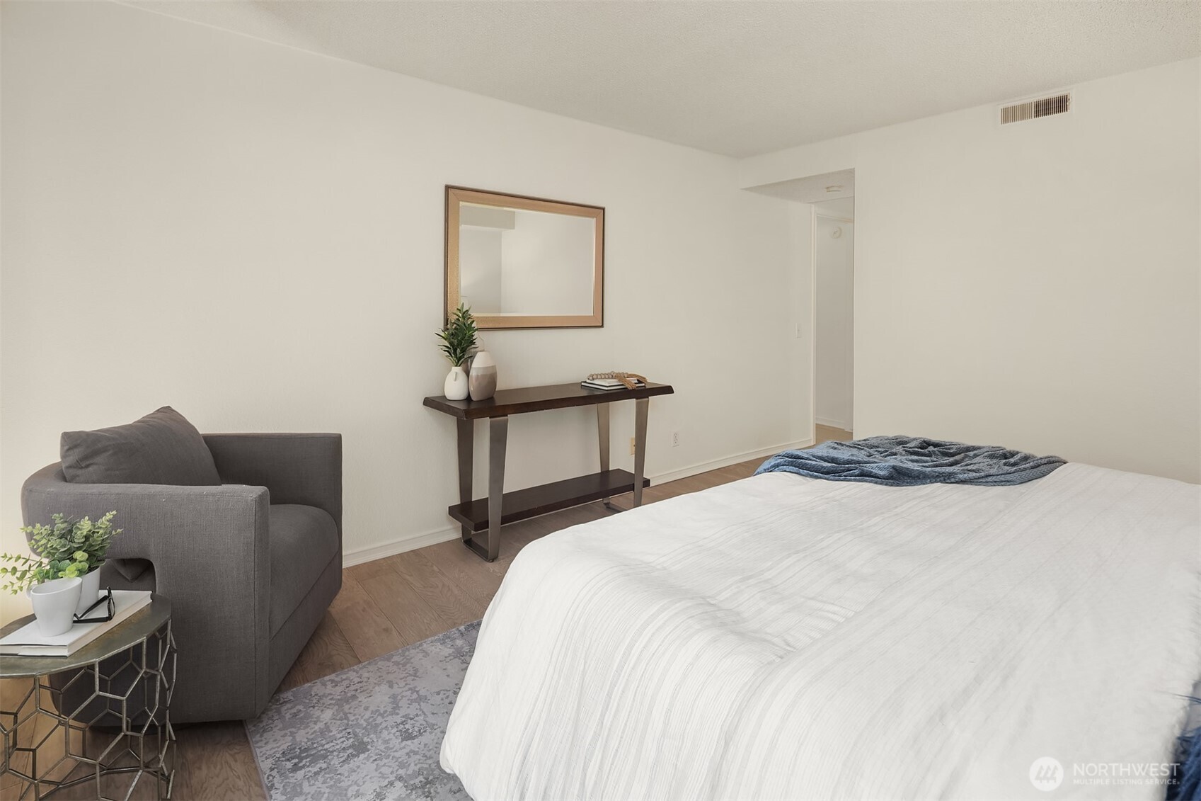 17417 Ashworth Avenue N #203, Shoreline, WA 98133