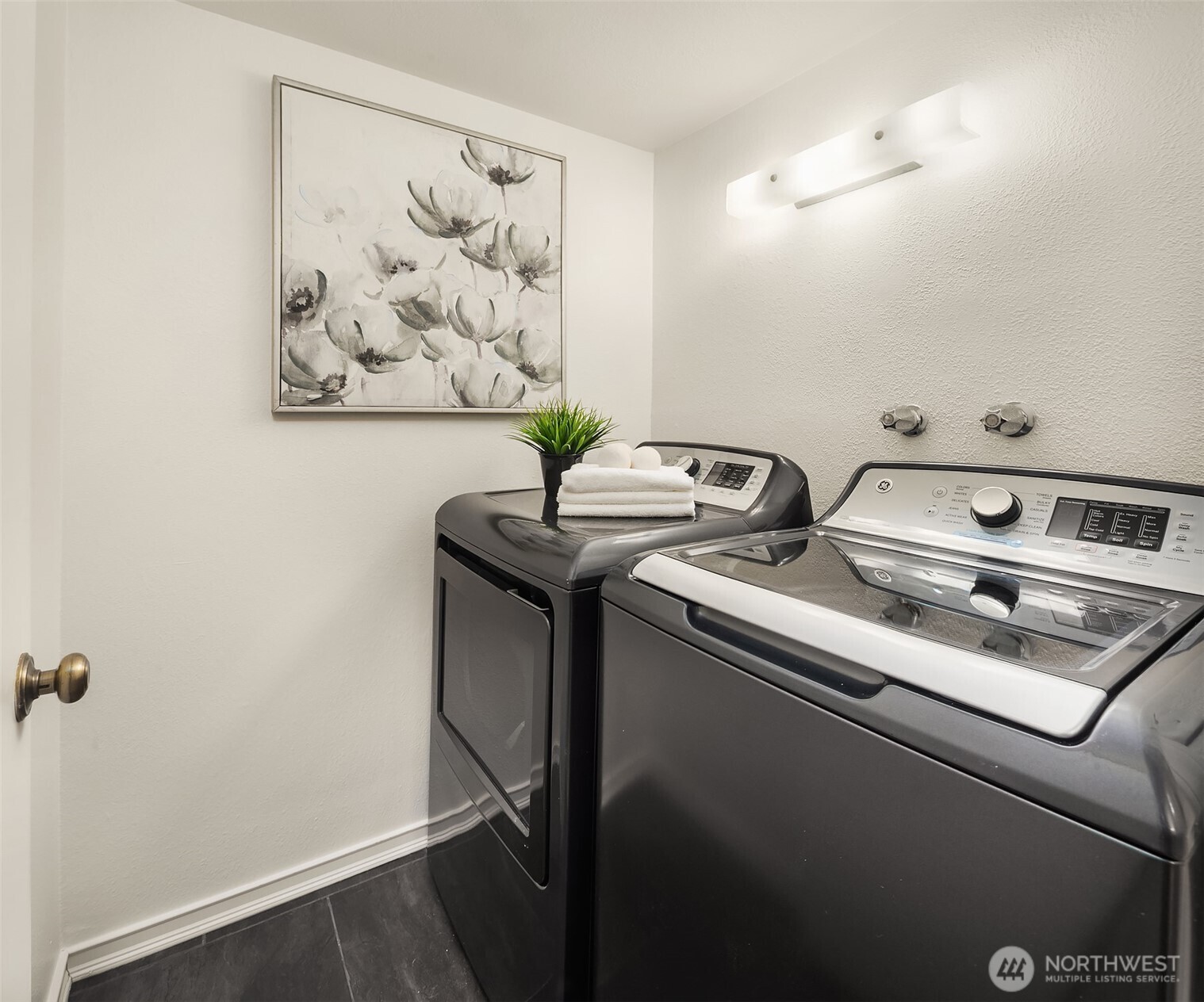 17417 Ashworth Avenue N #203, Shoreline, WA 98133