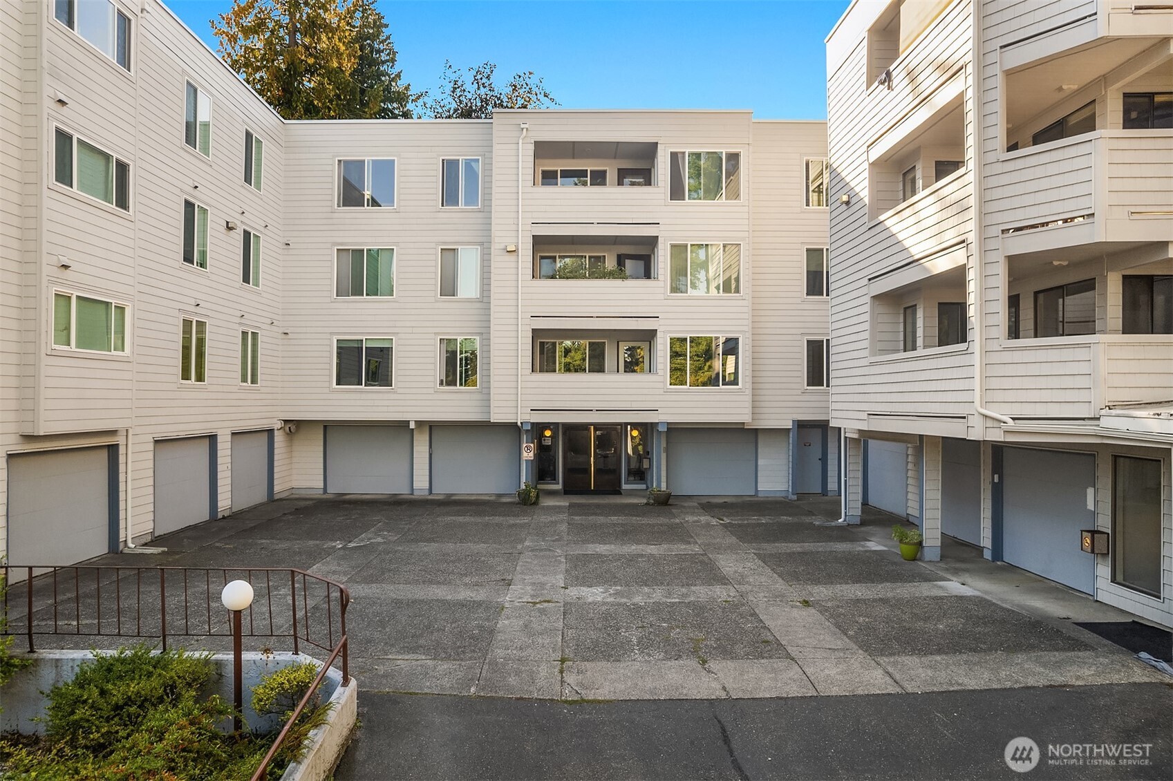 17417 Ashworth Avenue N #203, Shoreline, WA 98133