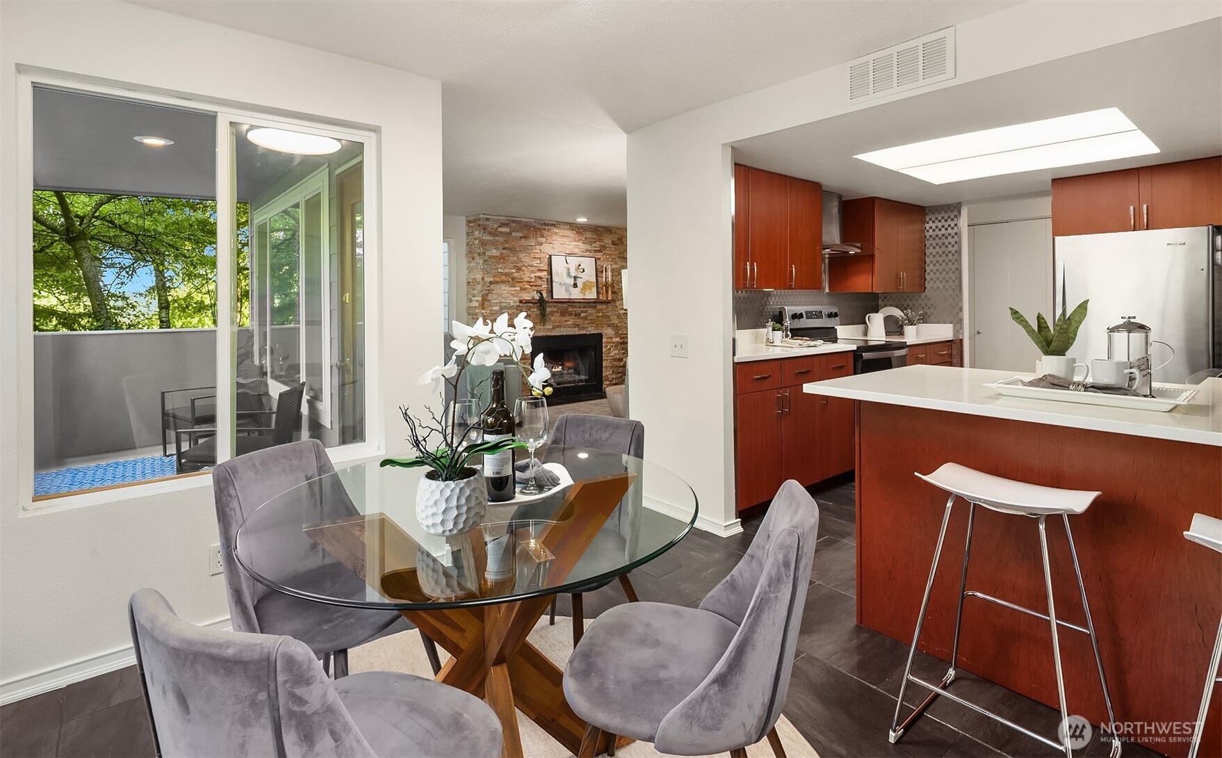 17417 Ashworth Avenue N #203, Shoreline, WA 98133