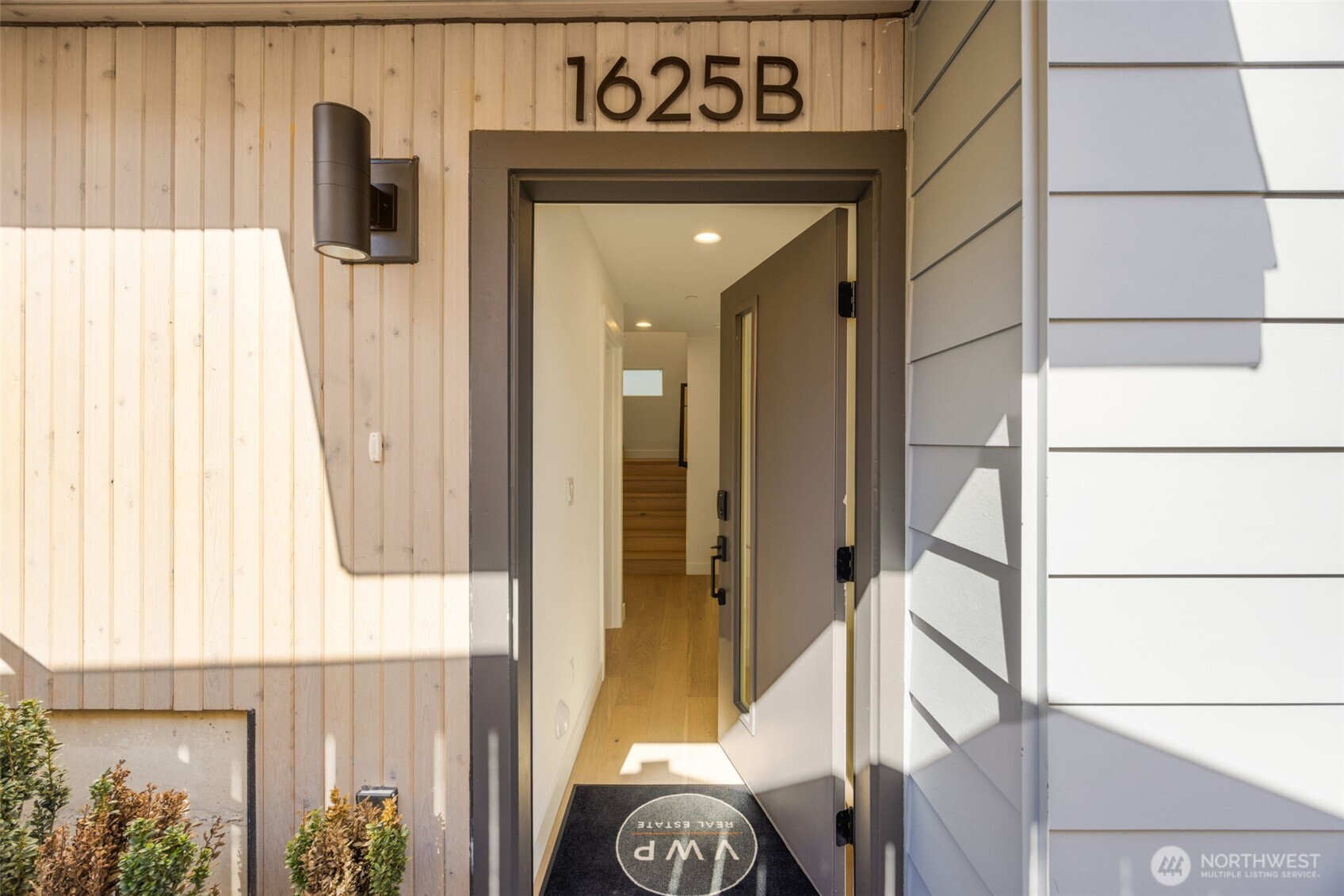 1625 B 21st Avenue , Seattle, WA 98122