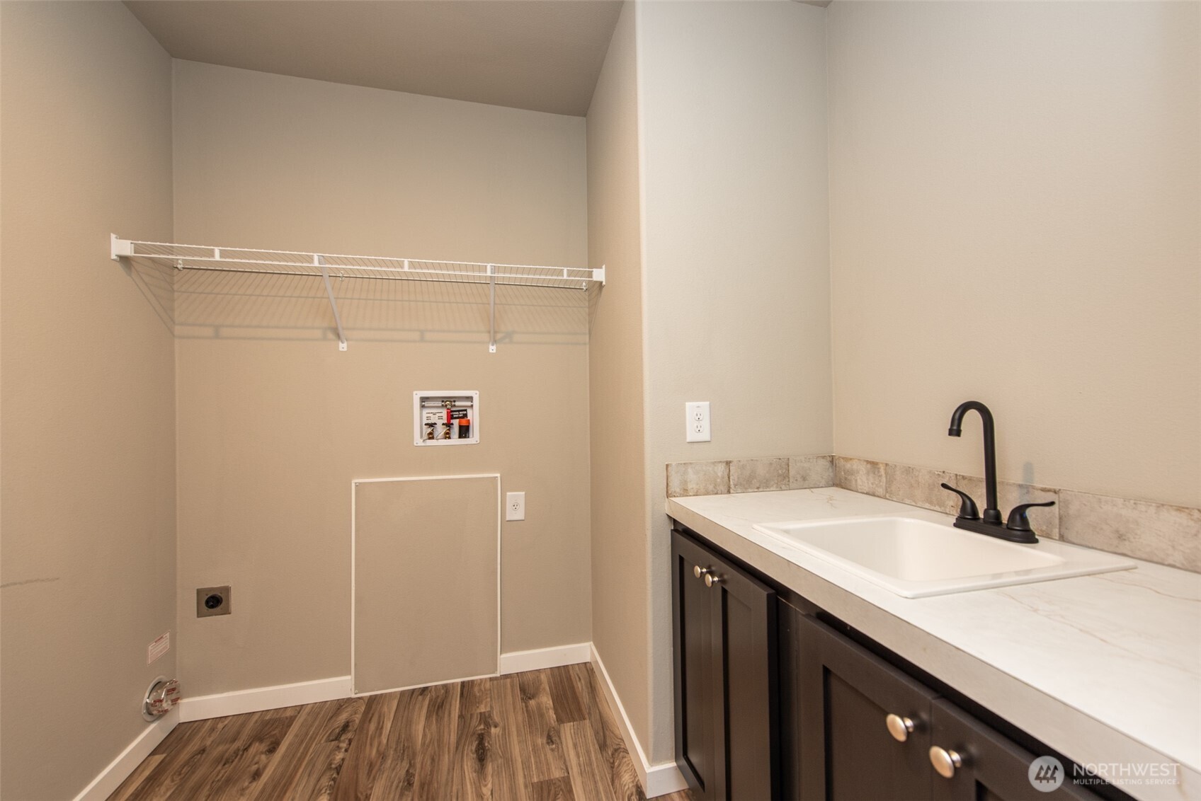 211 S Barr Road , Port Angeles, WA 98362