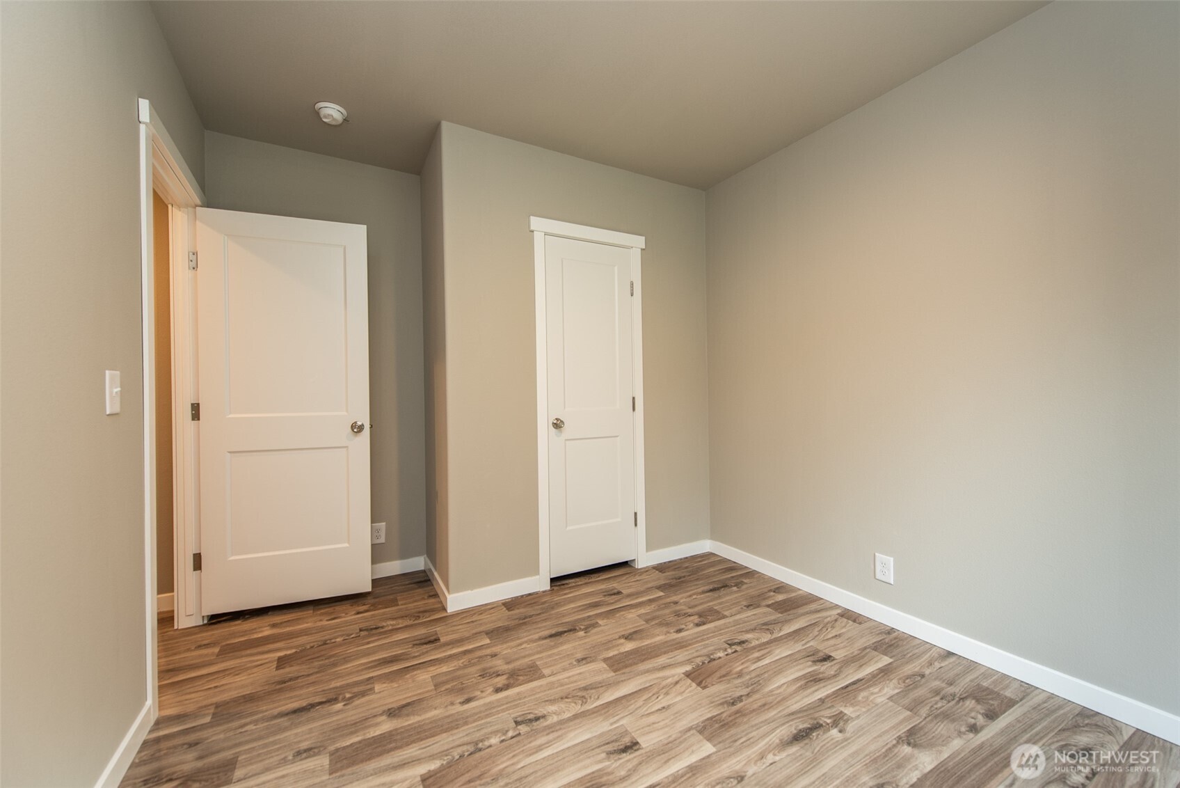 211 S Barr Road , Port Angeles, WA 98362