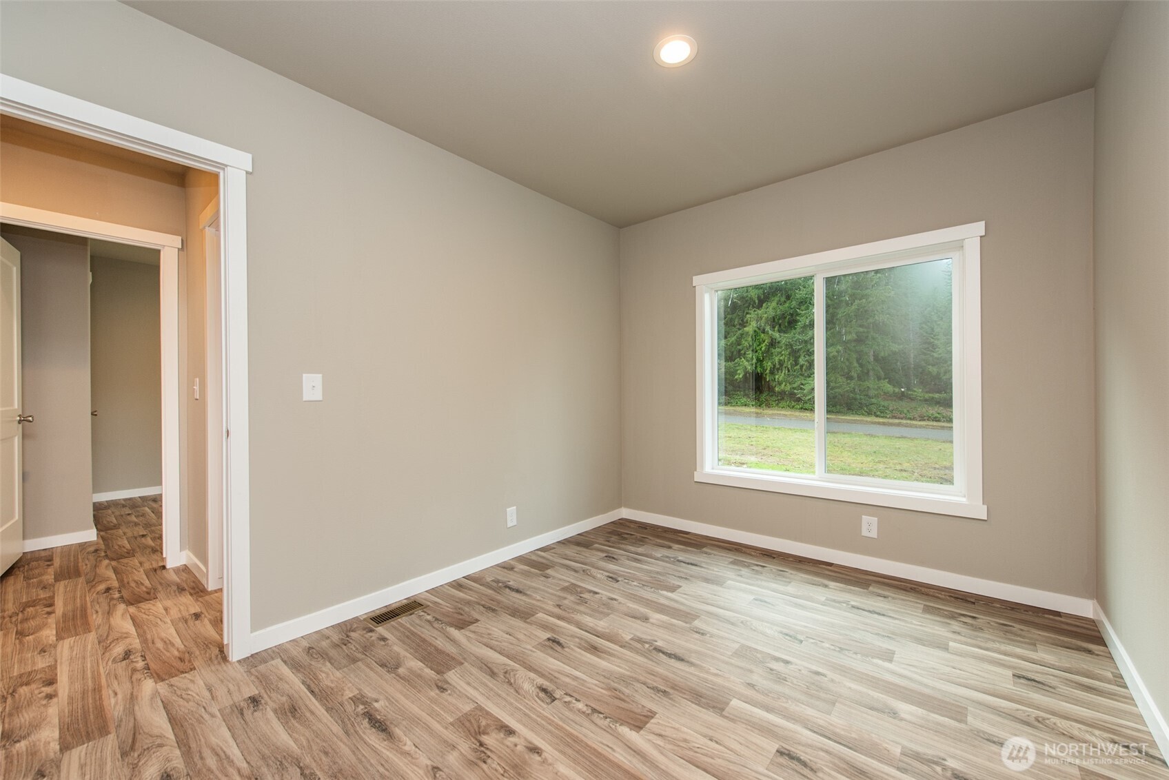 211 S Barr Road , Port Angeles, WA 98362