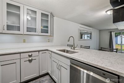 280 NW Newport Way #B14, Issaquah, WA 98027 - Photo 13