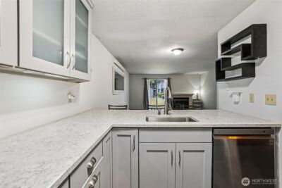 280 NW Newport Way #B14, Issaquah, WA 98027 - Photo 14