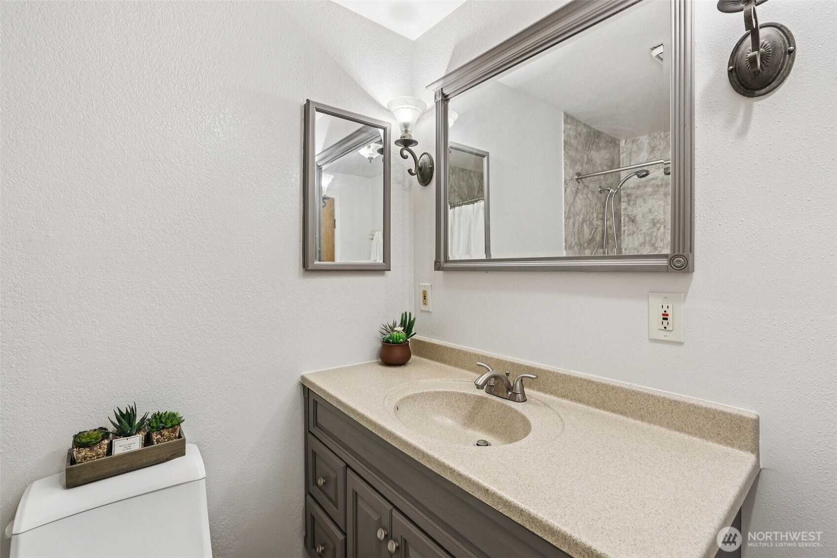 280 NW Newport Way #B14, Issaquah, WA 98027