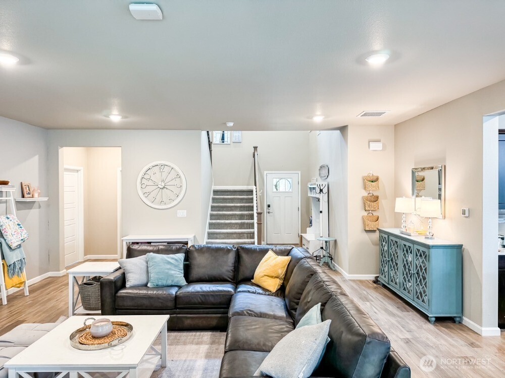 32938 Ash Avenue SE, Black Diamond, WA 98010