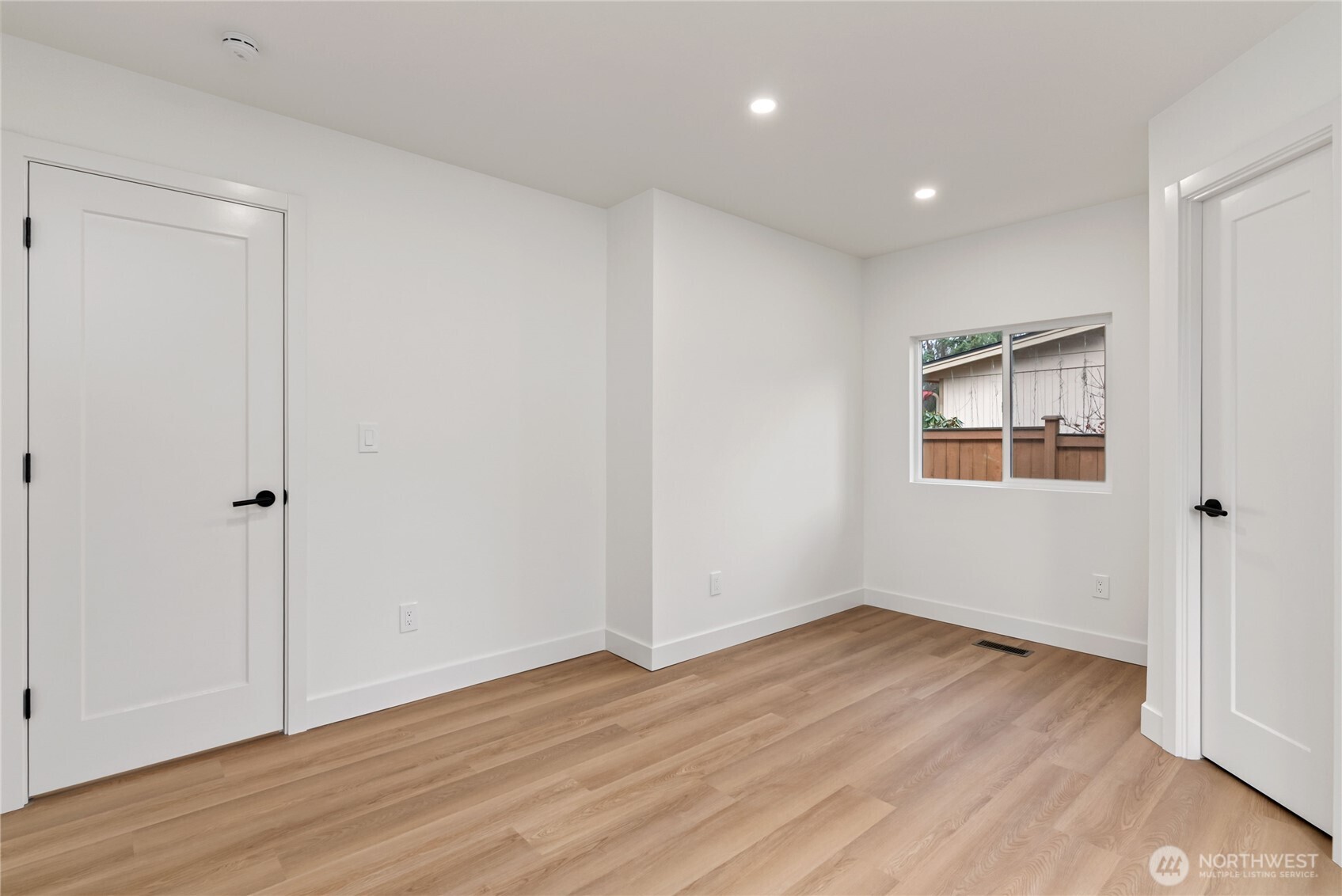 35851 12th Avenue SW, Federal Way, WA 98023