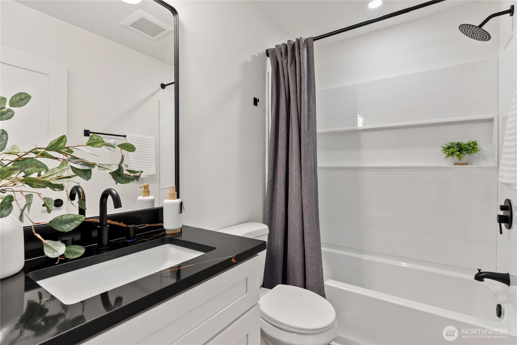 35851 12th Avenue SW, Federal Way, WA 98023