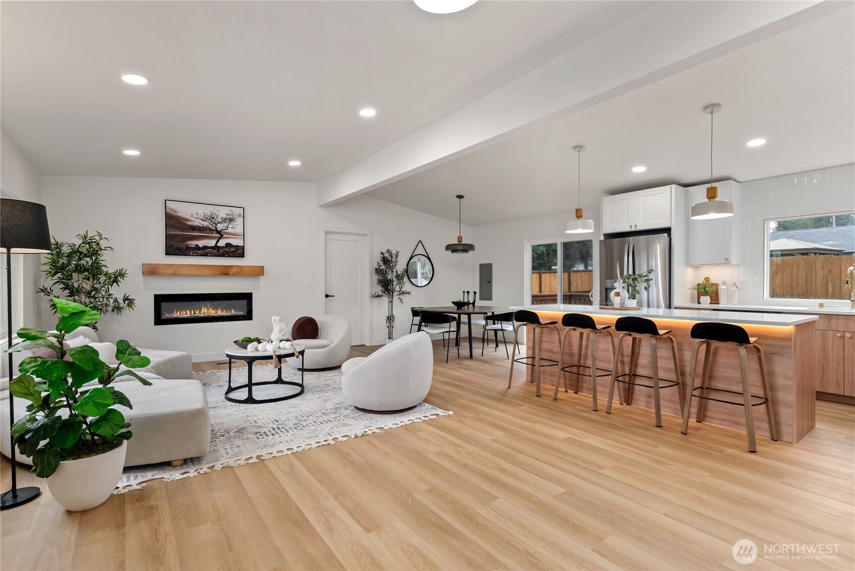 35851 12th Avenue SW, Federal Way, WA 98023