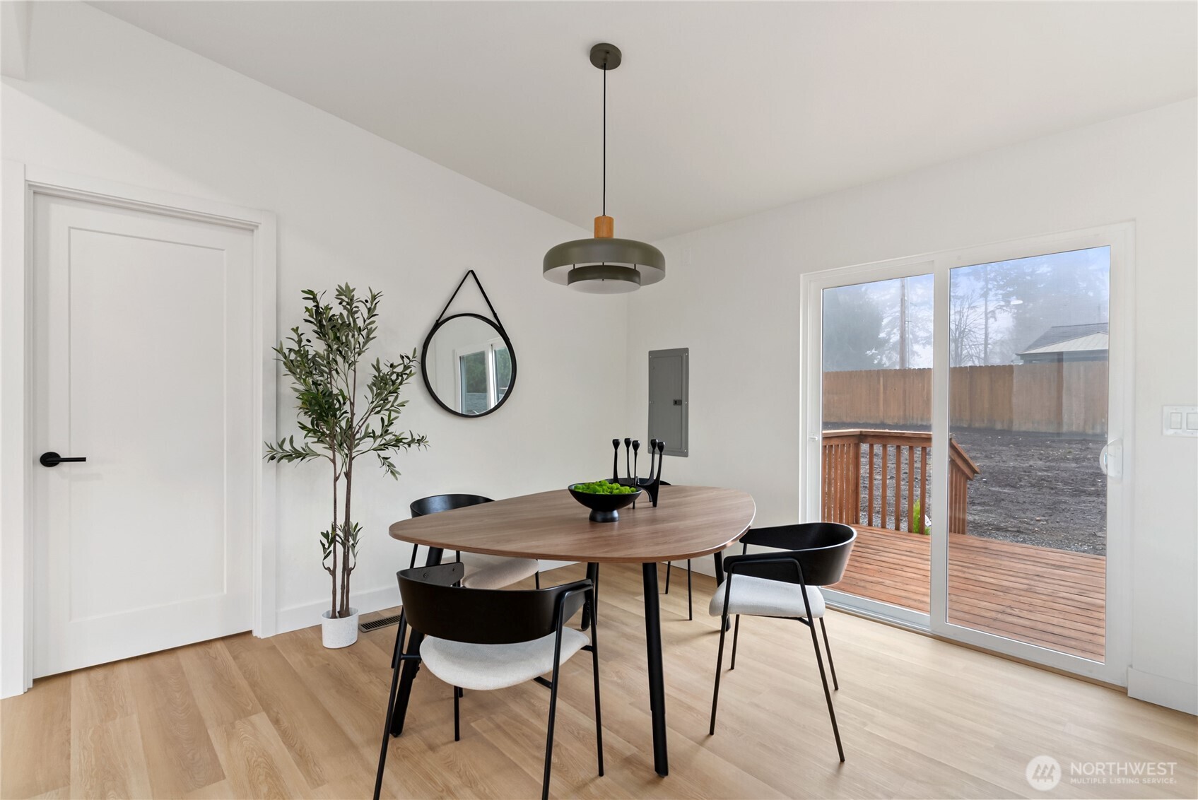 35851 12th Avenue SW, Federal Way, WA 98023