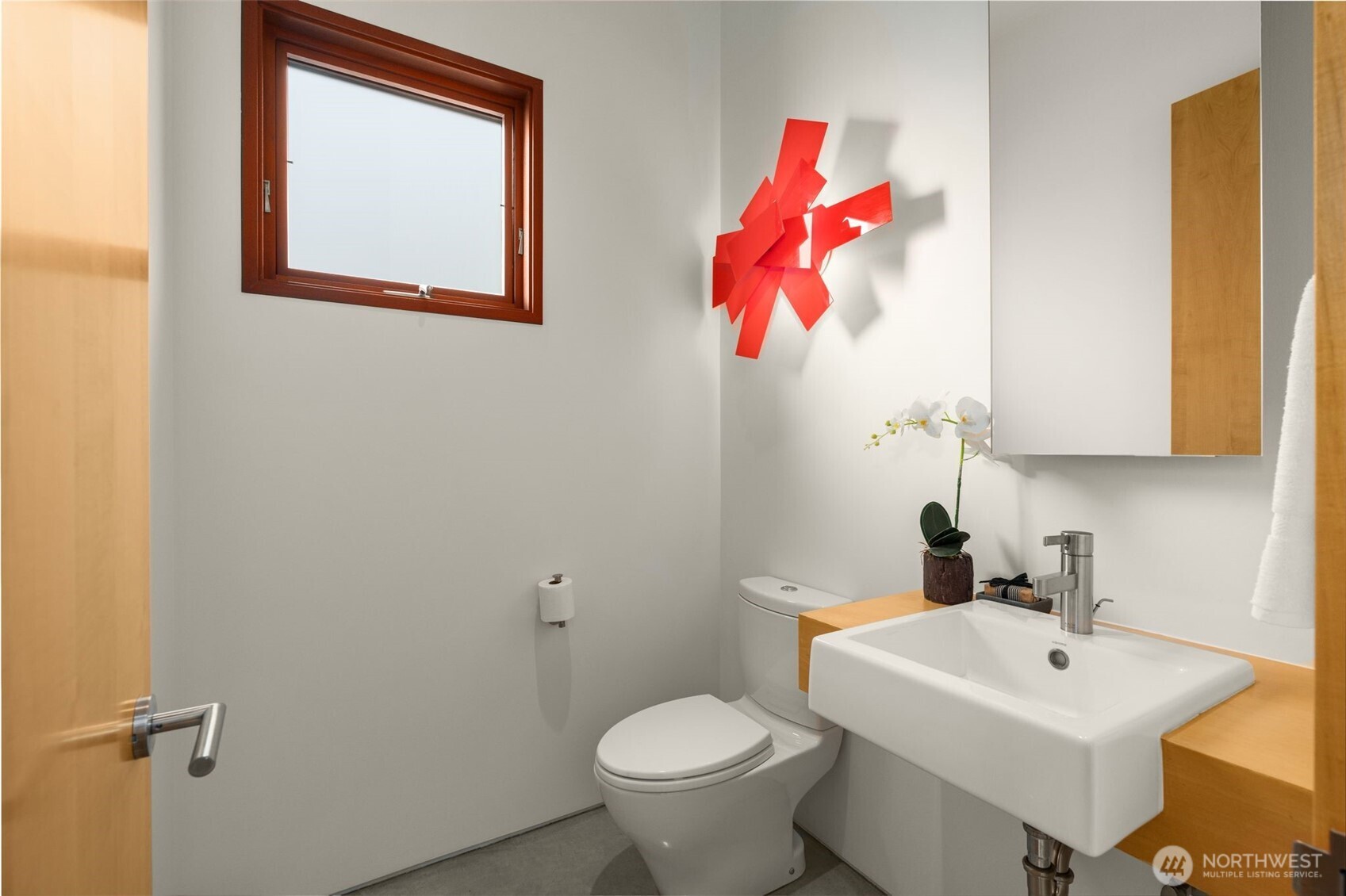 1527 E Howe Street , Seattle, WA 98112