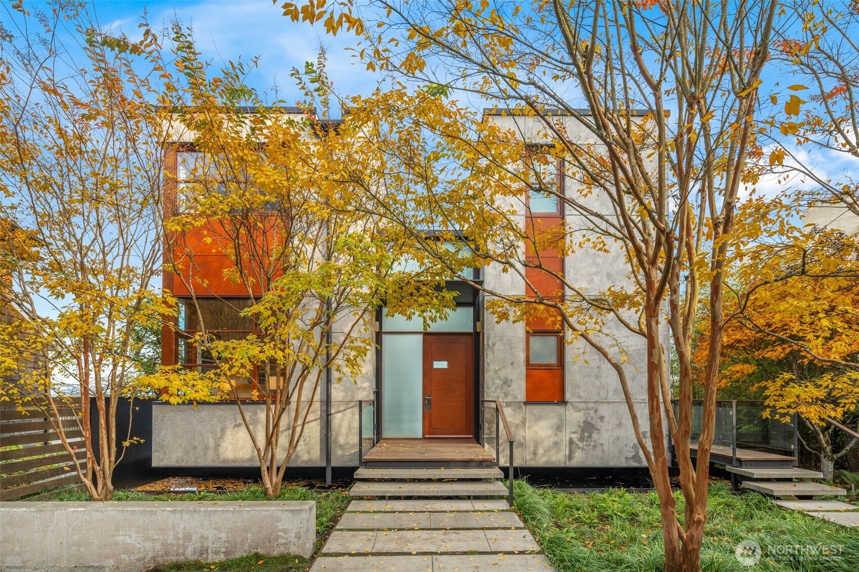 1527 E Howe Street , Seattle, WA 98112