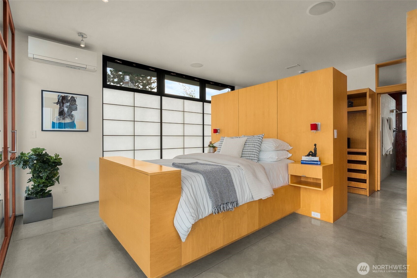 1527 E Howe Street , Seattle, WA 98112