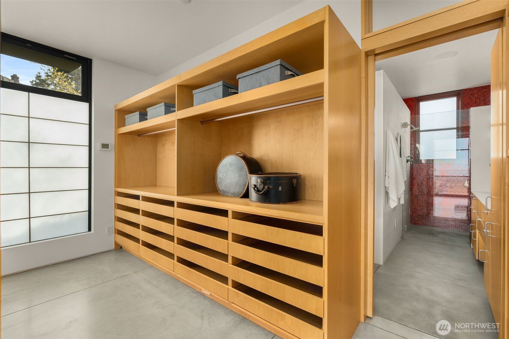 1527 E Howe Street , Seattle, WA 98112