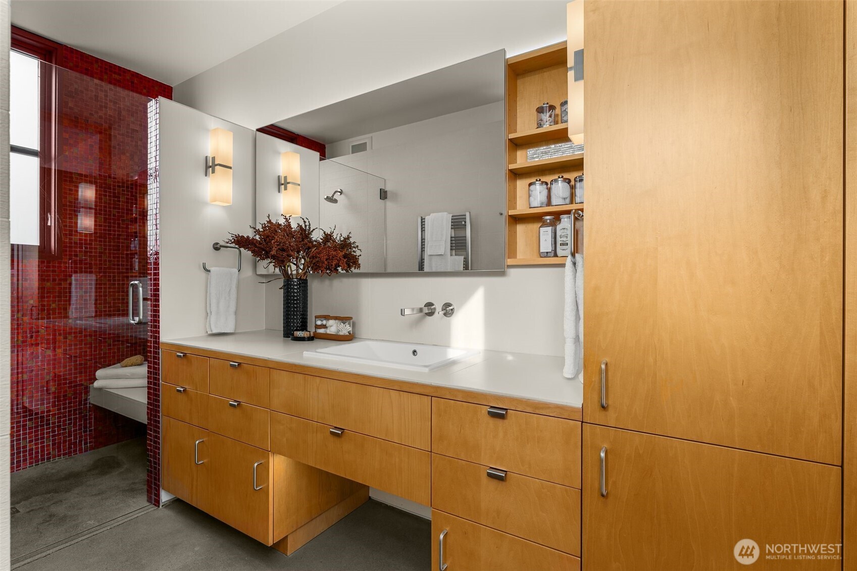 1527 E Howe Street , Seattle, WA 98112