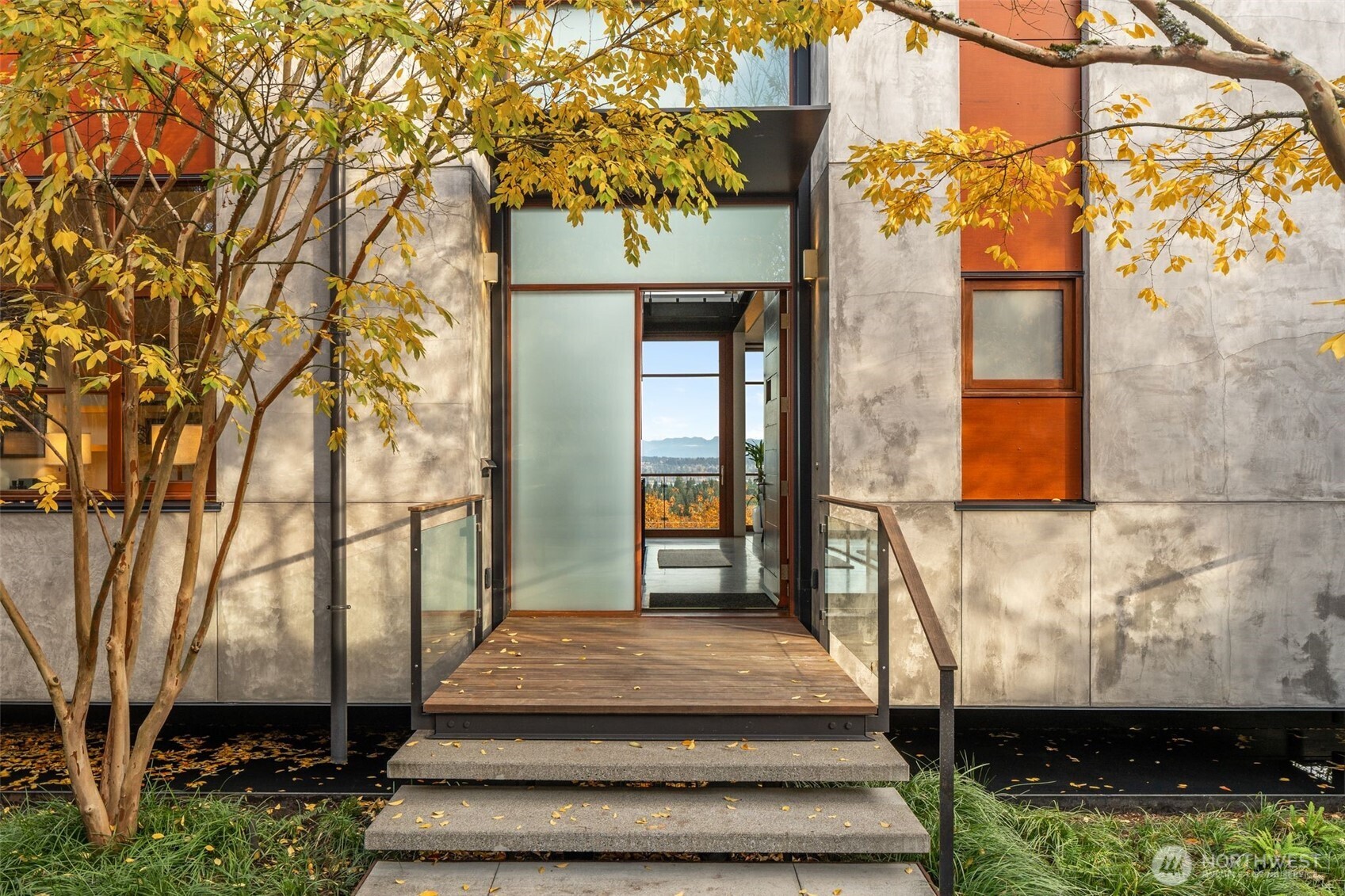 1527 E Howe Street , Seattle, WA 98112