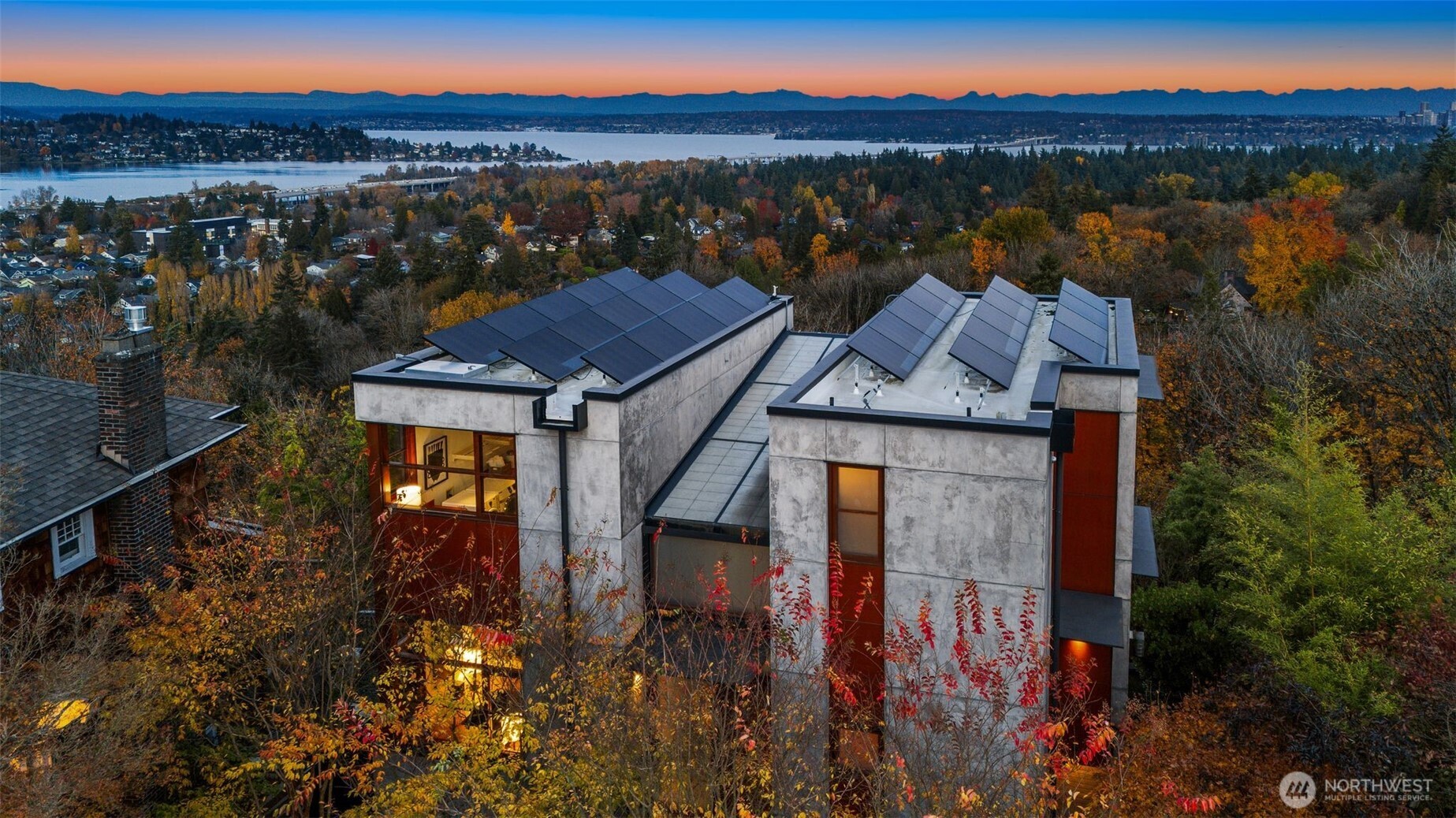 1527 E Howe Street , Seattle, WA 98112