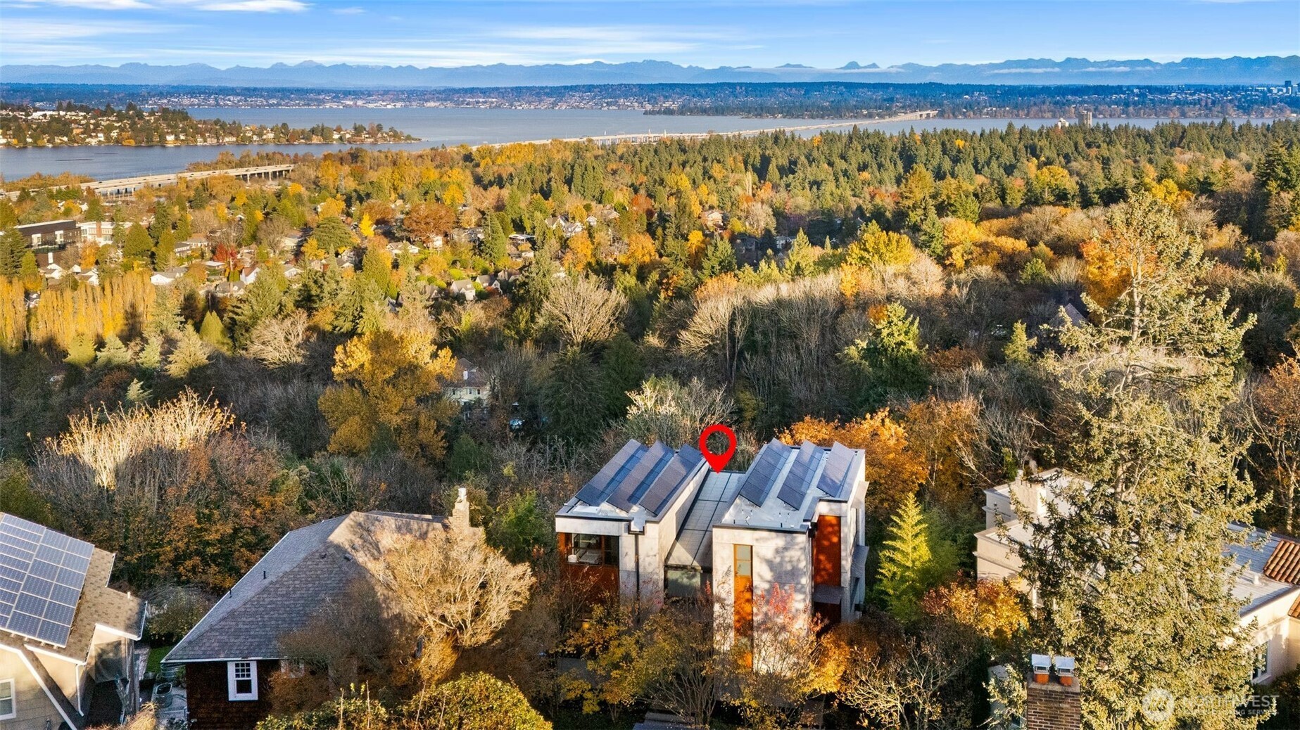 1527 E Howe Street , Seattle, WA 98112