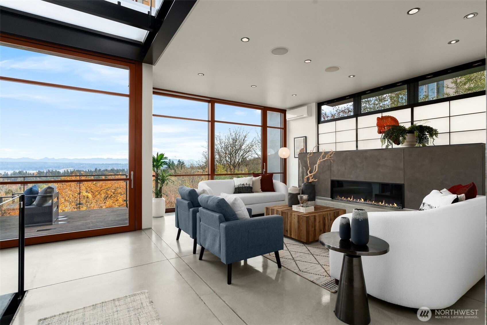 1527 E Howe Street , Seattle, WA 98112