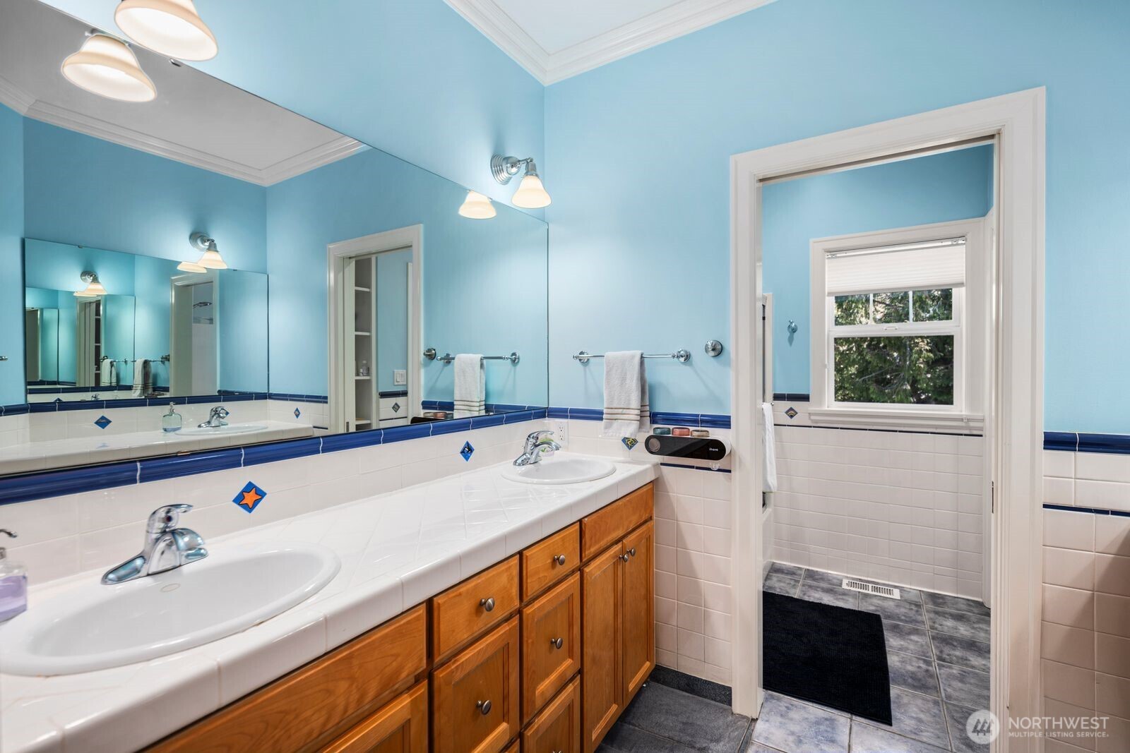 6030 Ann Arbor Avenue NE, Seattle, WA 98115