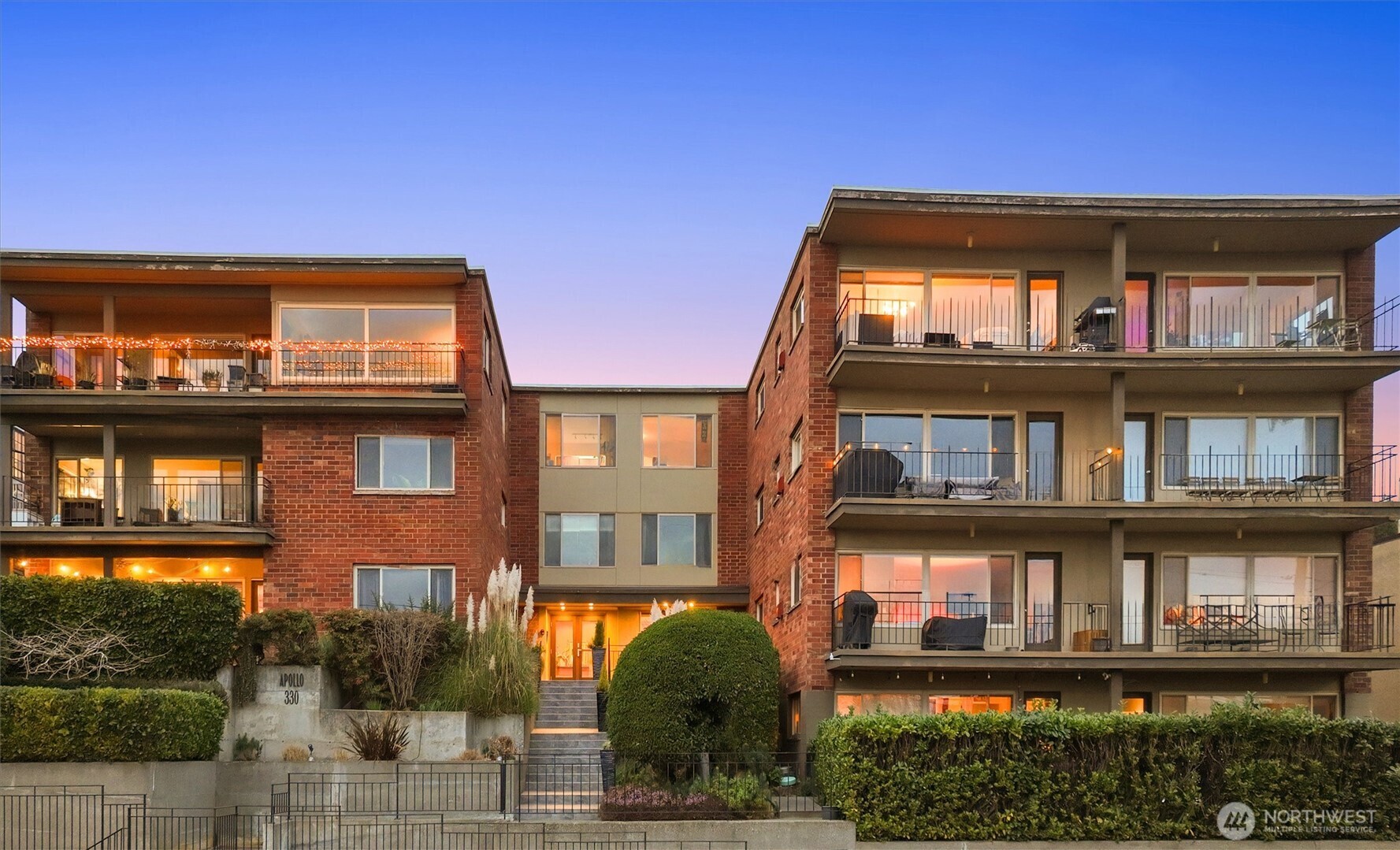 330 W Olympic Place #407, Seattle, WA 98119