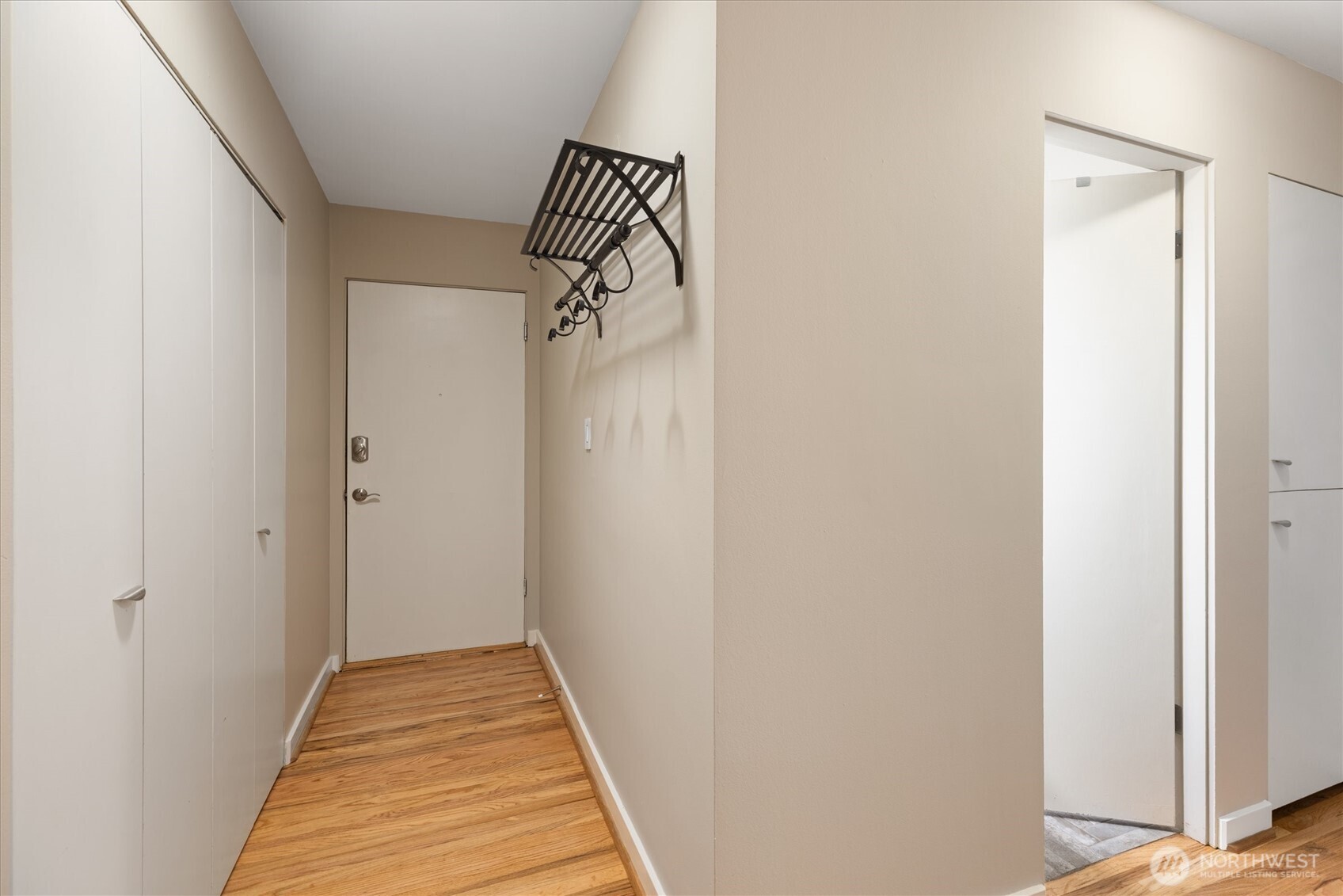 330 W Olympic Place #407, Seattle, WA 98119