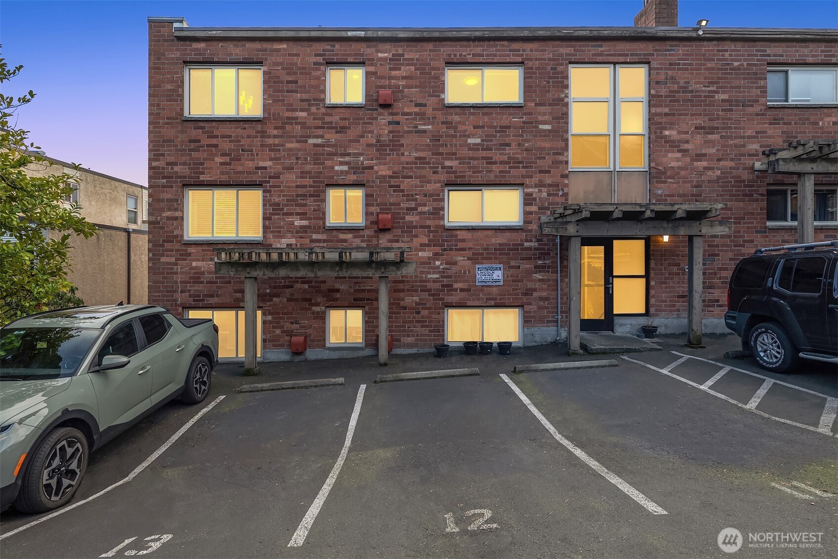 330 W Olympic Place #407, Seattle, WA 98119