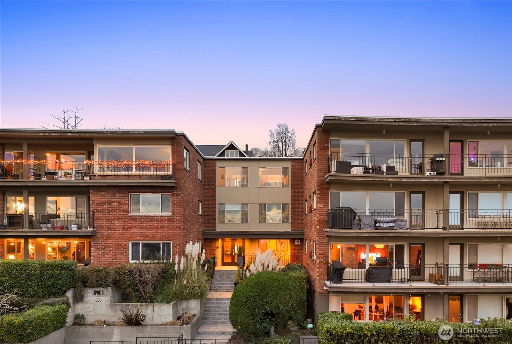 330 W Olympic Place #407, Seattle, WA 98119