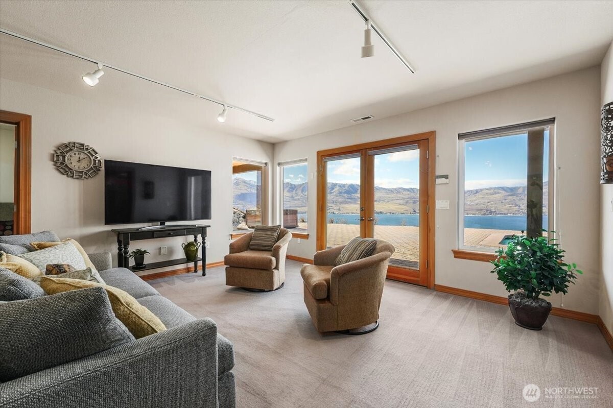 333 Highpoint Place , Chelan, WA 98816