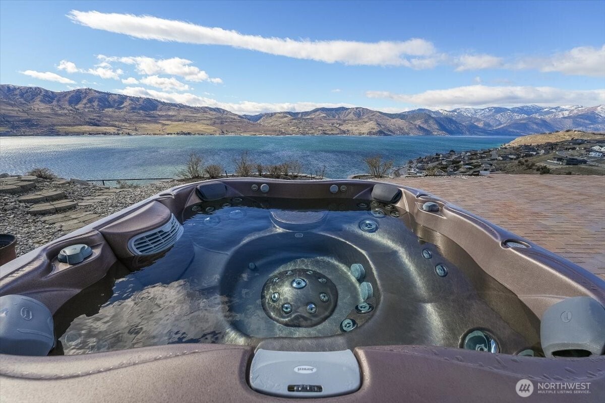 333 Highpoint Place , Chelan, WA 98816