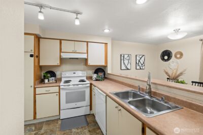 1700 W Sunn Fjord Lane #L-110, Bremerton, WA 98312 - Photo 12