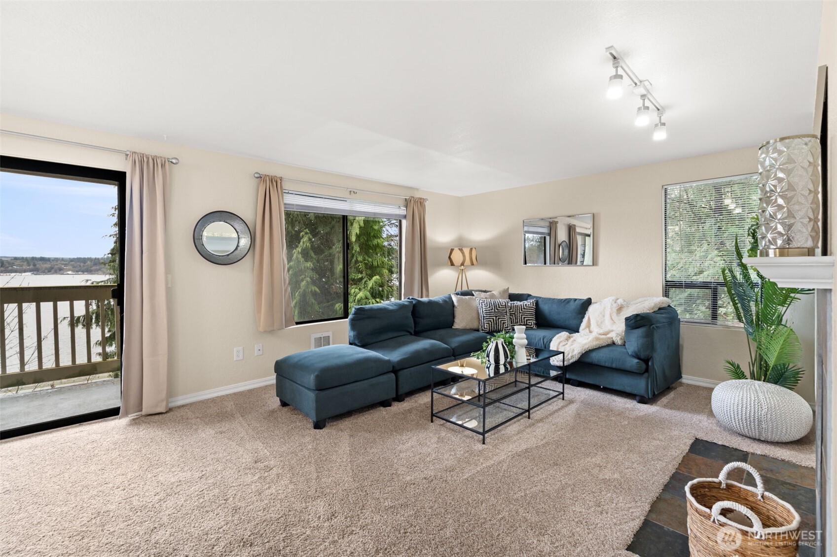 1700 W Sunn Fjord Lane #L-110, Bremerton, WA 98312