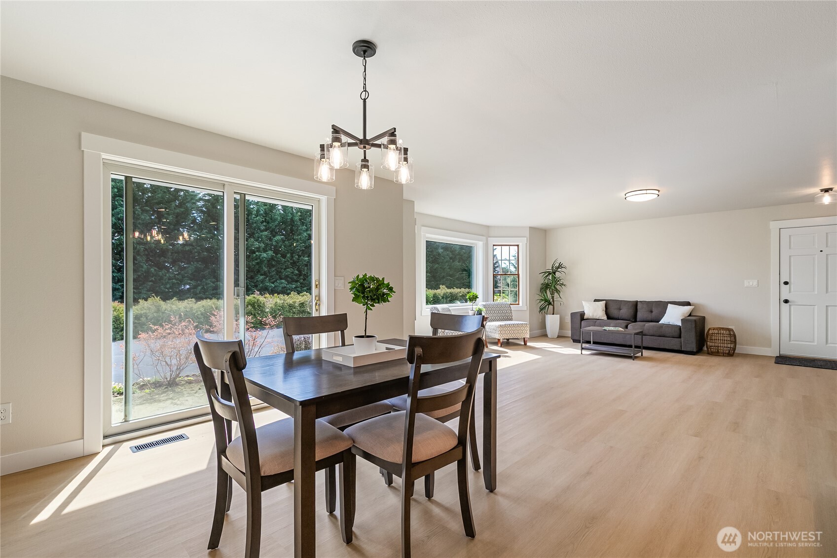 1178 E Grover Street #101, Lynden, WA 98264