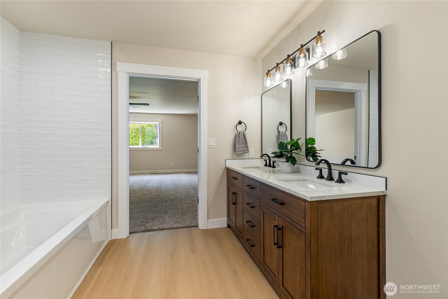 1178 E Grover Street #101, Lynden, WA 98264