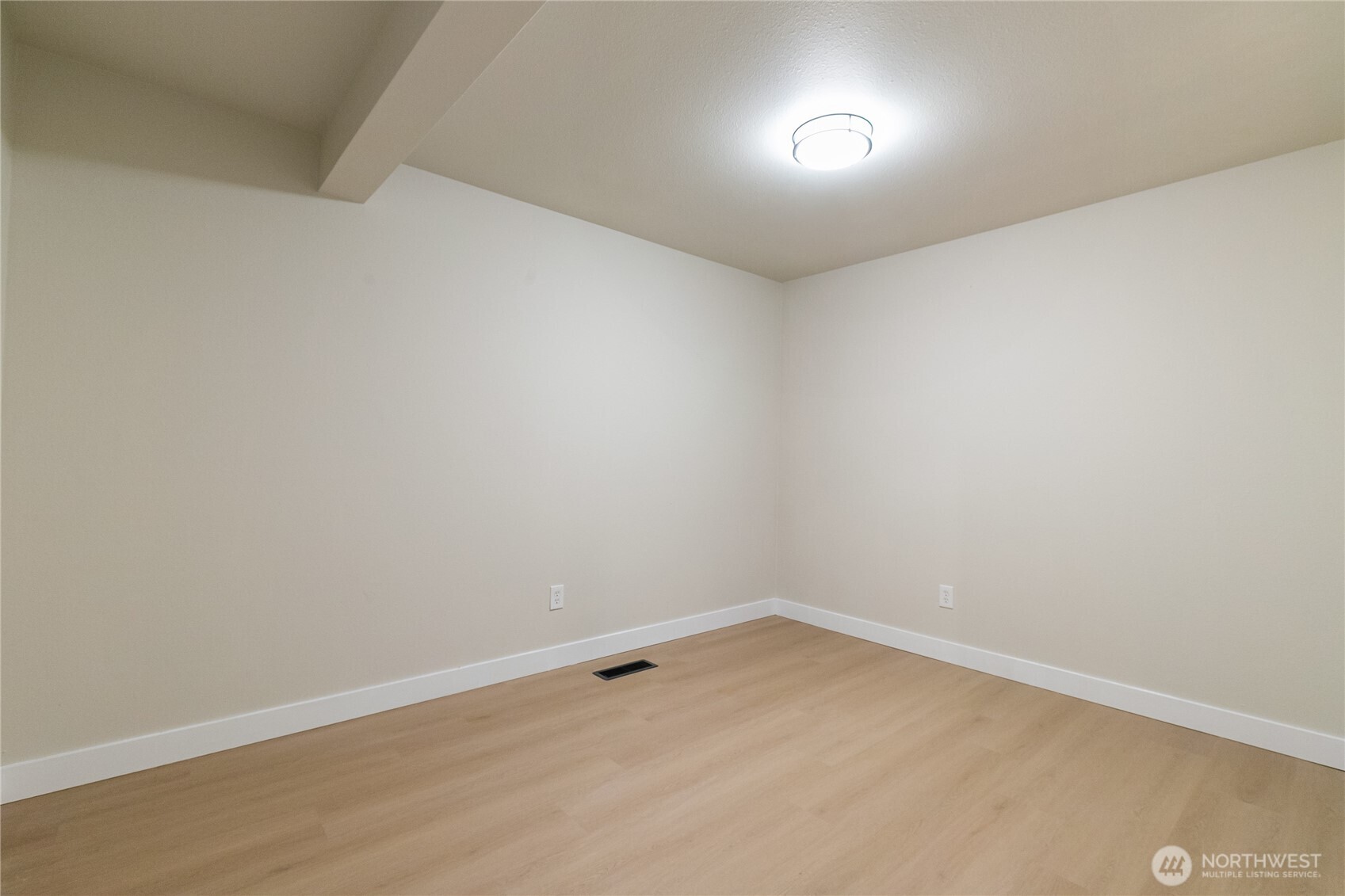 1178 E Grover Street #101, Lynden, WA 98264