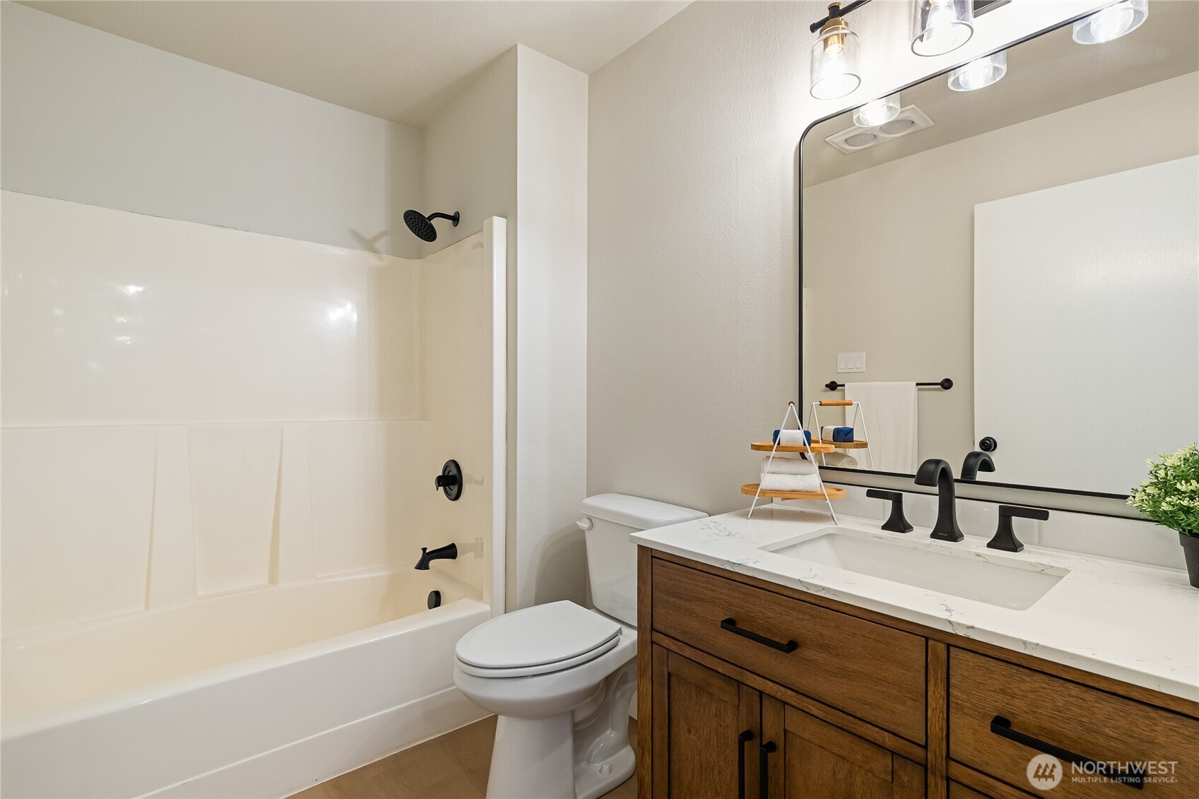 1178 E Grover Street #101, Lynden, WA 98264