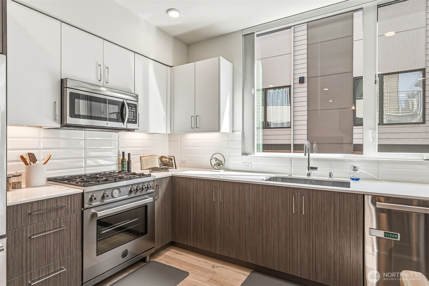 6313 9th Avenue NE #A, Seattle, WA 98115