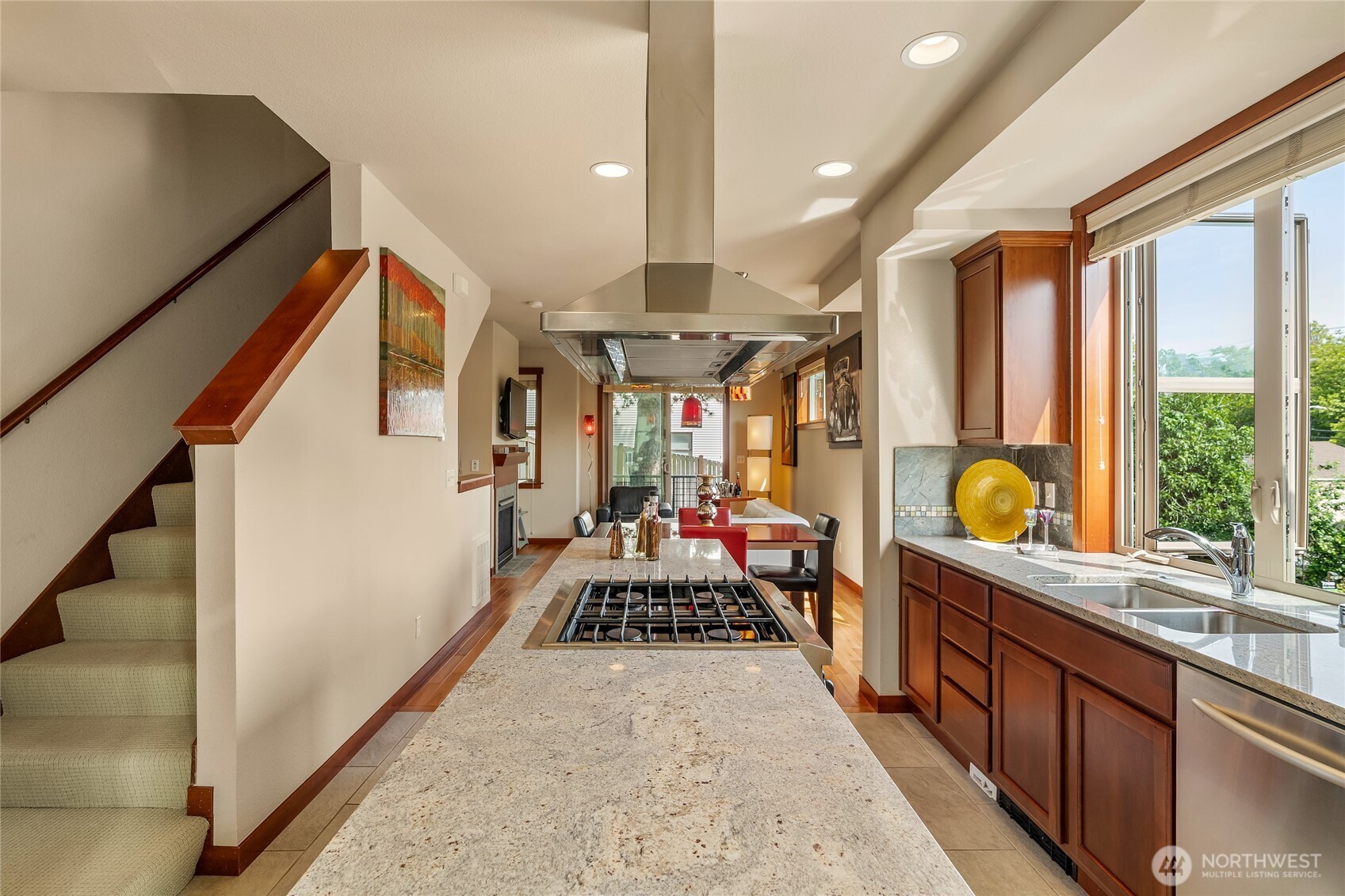 718 Nob Hill Avenue N #A, Seattle, WA 98109