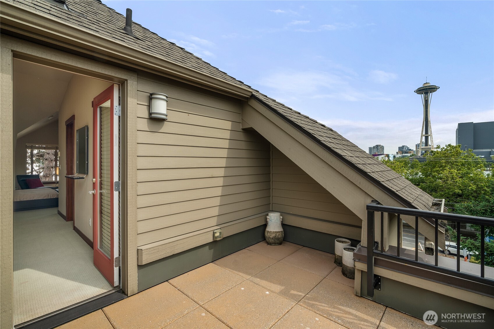 718 Nob Hill Avenue N #A, Seattle, WA 98109