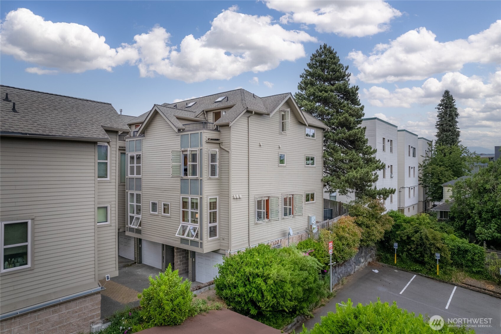 718 Nob Hill Avenue N #A, Seattle, WA 98109