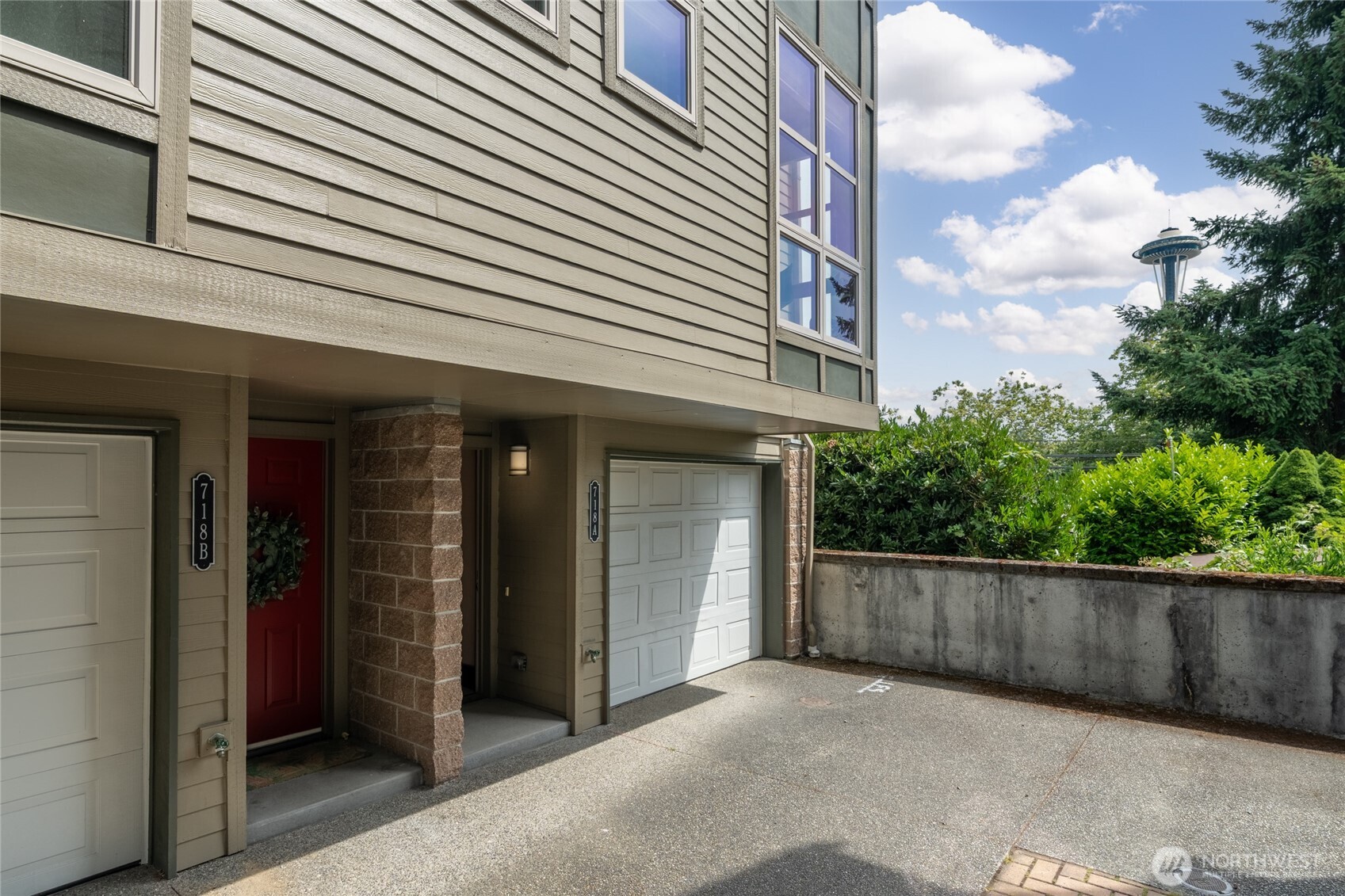 718 Nob Hill Avenue N #A, Seattle, WA 98109